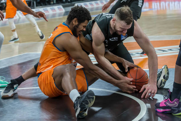 到友谊的进 到友谊的进